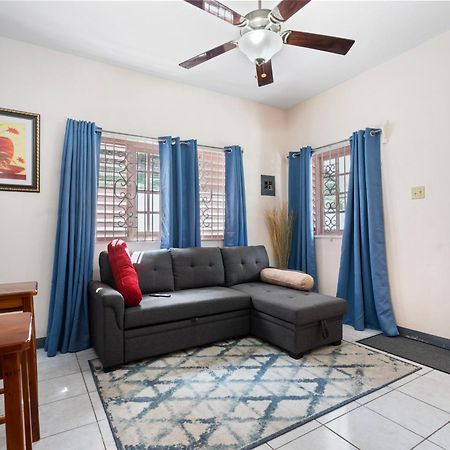 Appartamento Shaw Park Gem Ocho Rios Esterno foto