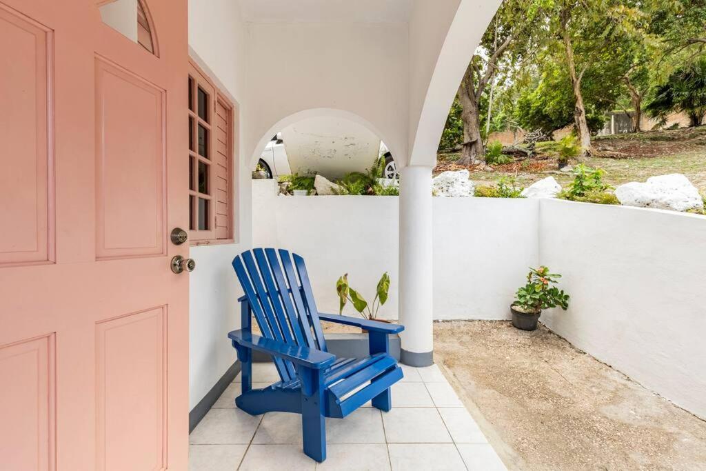 Appartamento Shaw Park Gem Ocho Rios Esterno foto