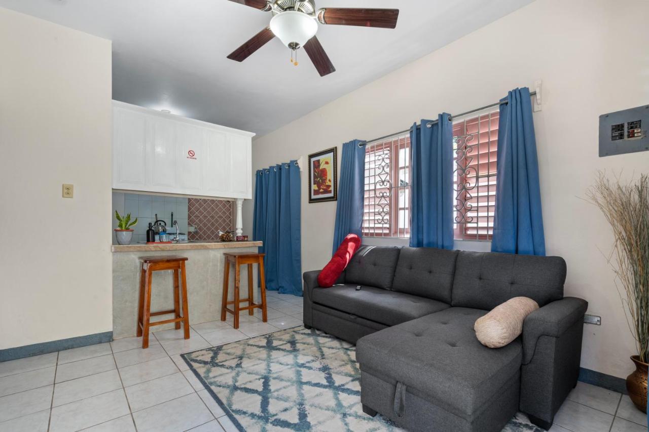 Appartamento Shaw Park Gem Ocho Rios Esterno foto