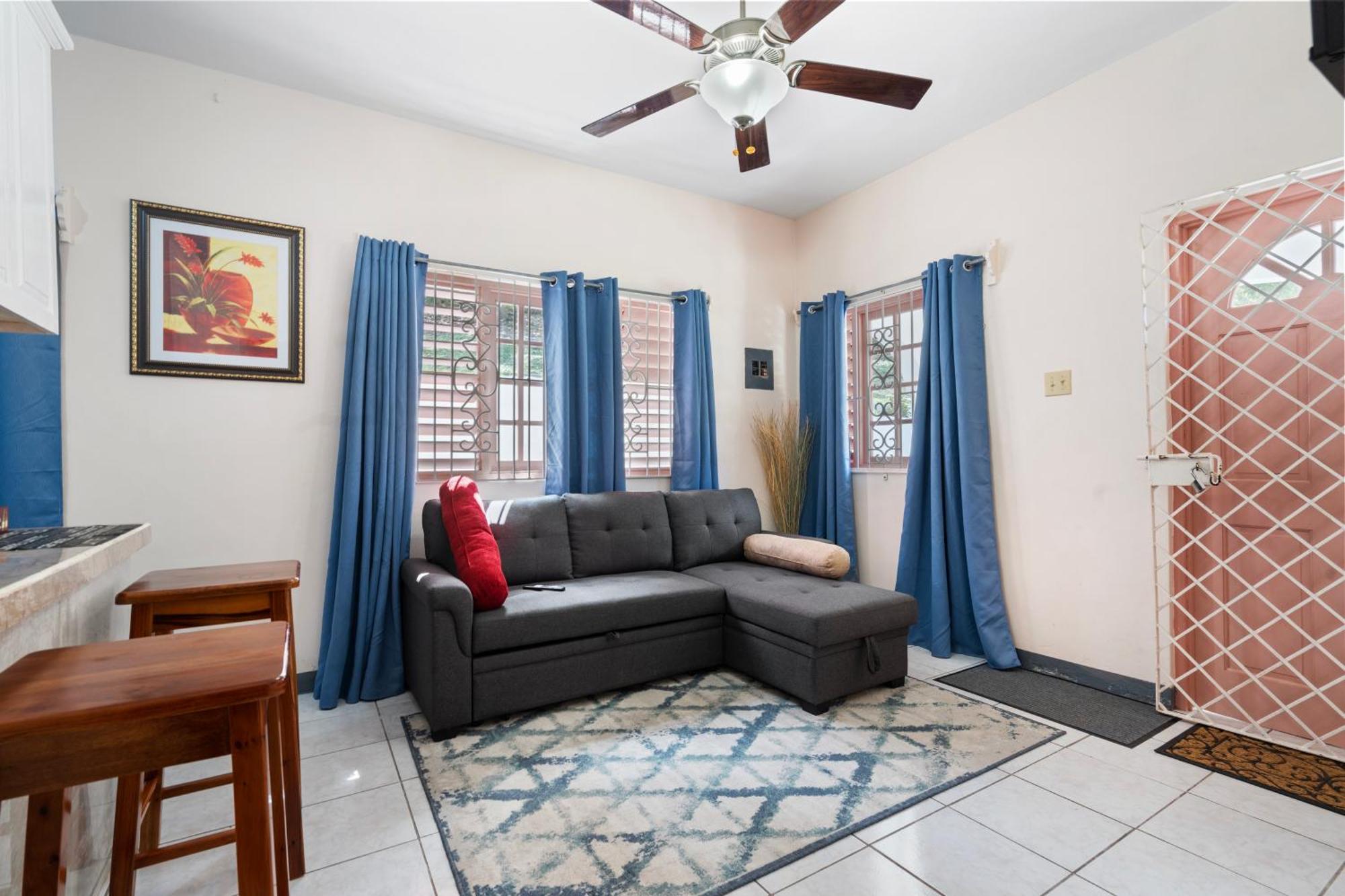 Appartamento Shaw Park Gem Ocho Rios Esterno foto